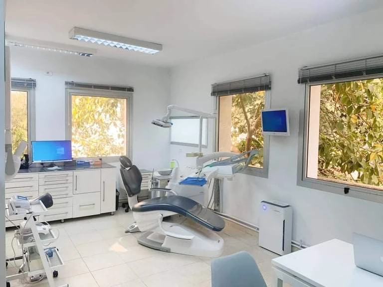 Salle de soins du cabinet Dr Hatem Bedoui